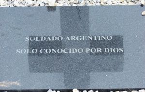 According to a piece in La Nación, Argentina claims the UK is deliberately delaying the process of identifying the NN graves at the Darwin cemetery