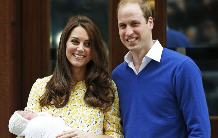 The Duke and Duchess of Cambridge introduced their daughter to the world, as they left hospital to take her home to Kensington Palace.