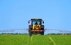 Some US states are mulling mandatory genetically modified labeling laws and advocacy organizations are pressuring regulators to restrict glyphosate use.