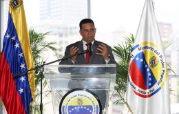 Interior Minister Gonzalez Lopez Twitted that Capriles, will have to explain to court why he described government officials, as “nepotistic and corrupt.”