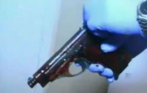 One of the most contentious mistakes involves the pistol that killed Nisman: the investigator who picks up the weapon decides to clean it with toilet paper