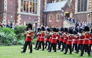 The band of the Irish Guards beat retreat (Pics provided by P. Pepper)