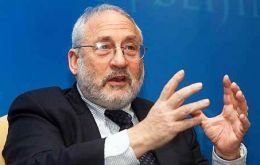 Stiglitz continues to assert that the US Treasury's belief that sovereign debt restructurings do not need to be under international law is “incredible”. 