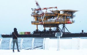 The Zhen Hua 28 was stuck in a sand and muddy bottom, probably up to four meters deep, but was impressive because of its size 