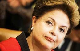 ”With only one digit of approval, abandoned by the ruling Workers Party and by Lula who now can't stand her, Dilma will be forced to ask for the 'bill'.
