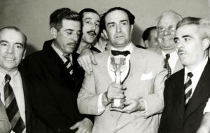 The Uruguayan national team which in 1950 defeated Brazil 2-1 and obtained the Jules Rimet Cup for the second time