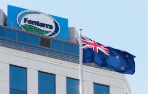Fonterra, the world’s largest dairy exporter, has seen profits fall for nearly two years in the face of volatile prices, which sank to a 12 1/2-year low last week.