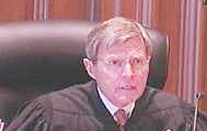 Circuit Judge Chester Straub said Griesa must return to a narrower definition of the class, limited to those who have continuously held the eight series of bonds