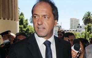 Governor Scioli, the most voted presidential candidate in Sunday's primaries has cut short his trip and is expected back Thursdays morning  