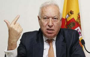 García-Margallo lashed out over the Rock’s tobacco sales, which he said could not be justified “even if all the children and Barbary apes in Gibraltar smoked”.