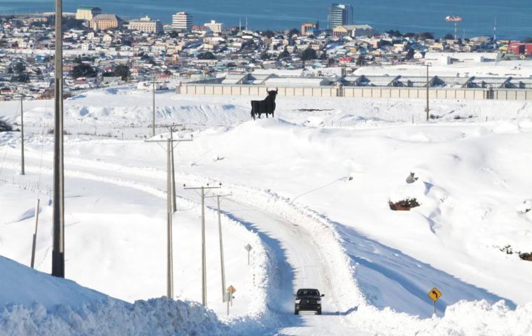 Several serious traffic accidents have been reported because of the ice conditions in roads