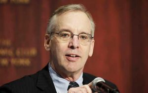 The mood was lifted by remarks by US Federal Reserve official William Dudley, who said the case for a rate rise, now seemed “less compelling”.