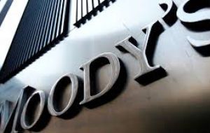 Moody’s kept its Euro zone forecast unchanged despite the recent turbulence in Greece, at one and two percent in 2015 and 2016.