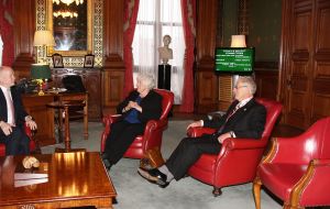 In February 2013, Timerman was invited to meet Foreign Secretary Hague: the empty chair speaks volumes about the sincerity of Argentina's call for dialogue.