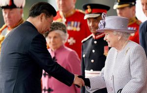 Xi and wife Peng Liyuan were welcomed by the Queen, the Duke of Edinburgh and Prime Minister David Cameron during a ceremony in Horse Guards Parade