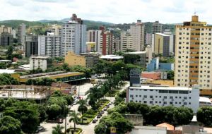 Governador Valadares, a city of 280,000, has cut off its municipal water supply for 24 hours so far and will keep testing the water until the mud passes