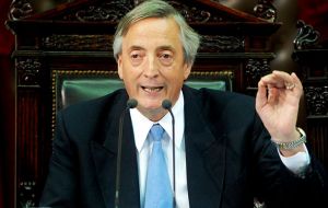 Under the government of ex president Nestor Kirchner the Argentine central bank accumulated reserves and “during four years we had a stabilized dollar”. 