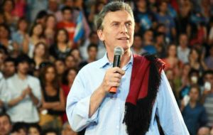 “Argentines, I want every one of you to go back home knowing that change has arrived, all of us together we're going to build our Argentina”. 