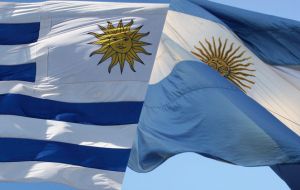 Mujica admitted a 'double interest': 300.000 Uruguayans live in Argentina and the fact that Argentina's luck has its direct, good and bad, impact on Uruguay