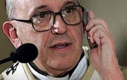 There is no tradition of best wishes to the newly elected heads of state, and in fact no Argentine president elect has ever received a 'papal phone call'.