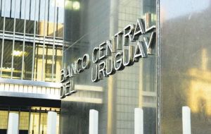 And in the immediate “Uruguay needs to adjust its real exchange rate to gain competitiveness and cut government spending”. 
