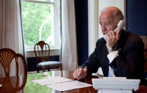 US Vice-president Joe Biden phoned Macri last Saturday and the “the two leaders agreed to deepen relations between the US and Argentina”