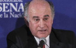  “We consider the discussion concluded. President Cristina Fernandez won’t attend Congress under these circumstances”, said Parrilli 