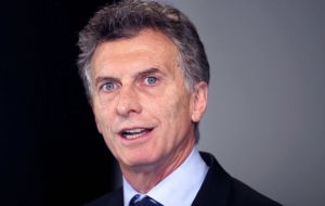 Macri anticipated he plans to let the peso float. The outgoing administrations say that he’s going to impose a “mega-devaluation” on Argentines