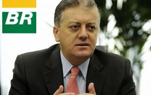 CEO Aldemir Bendine has told Brazil's congress that the company will not be able to make payments on its debt and maintain a $19bn investment plan