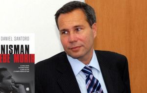  According to the book, “Nisman must die”, “Timerman pressured members of the AMIA not to release a statement at the start of negotiations with Iran.” 