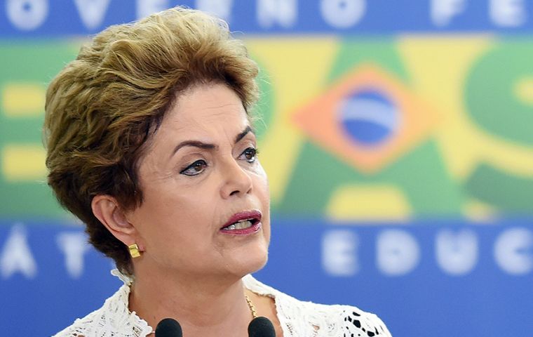 Of the 34 main goals for 2015 specified by President Rousseff in her message, only 11 (32.3%) were achieved, while 17 (50%) had unsatisfactory results. 