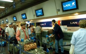 The volume of passengers currently impacts on the amount of freight (including fresh fruit) that can be carried to the Falkland Islands