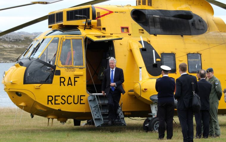 Michael Fallon arrvies to Stanley from MPA onboard a SAR Sea King 