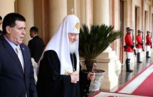 In Paraguay the Patriarch was received as head of state, and met president Cartes. Paraguay is very grateful to Russian officers contribution during the Chaco war.