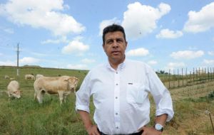 President of France's farmer's union group FNSEA, Xavier Beulin, spoke with Prime Minister Manuel Valls to try and resolve the crisis of livestock farming