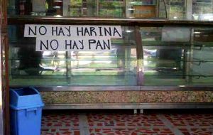 “No bread” signs have become increasingly common. The few bakeries that can  get a hold of a 50ks sack of flour limit production to two half-baguettes per person 