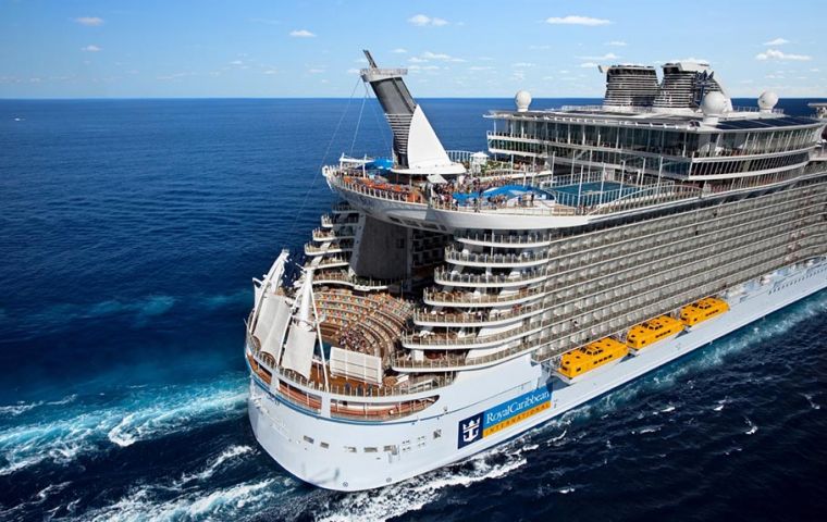  Oasis of the Seas, the world’s second largest cruise ship, set sail from Fort Lauderdale in Florida, carrying 6,400 passengers on a nine-night Caribbean cruise