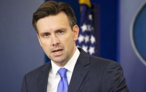 White House spokesman Josh Earnest said US experts can determine whether the financial transactions disclosed in documents violate US sanctions or other US laws.