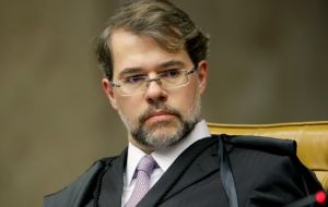 “The responsible response would be to transmit a positive message: Brazil is a solid democracy that works and institutions are responsible” said Justice Dias Toffoli