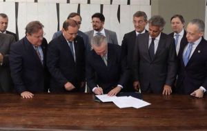 Temer's decision to include nine different parties in his Cabinet shows he wants to ensure a strong relationship with Congress and guaranteeing legislative majorities.