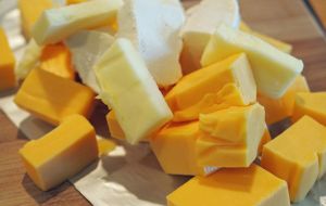 While prices for all dairy products fell, those of butter and cheese were the most affected, reflecting a build-up of stocks in the major exporting countries.  