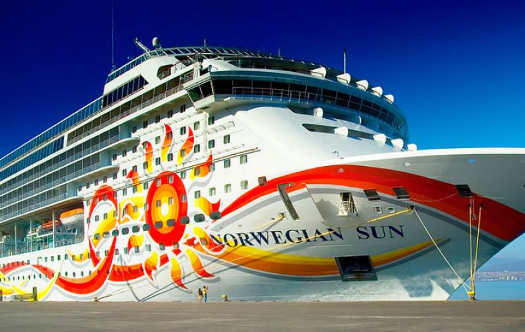 The milestone of the season was the return of Norwegian Cruise Line, with the Norwegian Sun, and 40 calls in Chilean ports and an estimated 100.000 visitors. 