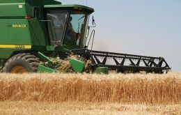 Argentina, the world’s 10th biggest wheat exporter, shipped 3.13 million tons of the grain in the first quarter of 2016 versus 1.53 million in the same 2015 period