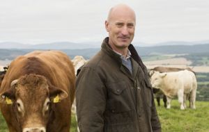 Angus Woods welcomed the decision to remove beef market access from the offer transmitted to the Mercosur countries, and recognized Hogan's “positive work” 