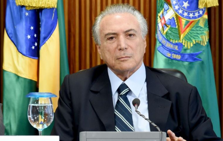 The increases were accounted for in this year's budget, according to the Planning Ministry, so they should find support in the coalition of interim President Temer