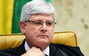 Media reported that Prosecutor Rodrigo Janot has asked the Supreme Court to authorize the arrests of four powerful leaders from the ruling PMDB of Temer