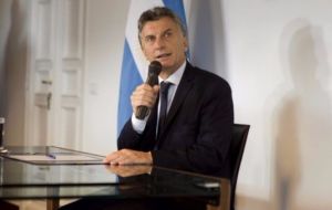 This means that with the Argentine petition having been accepted, as an observer country, president Macri is in condition of attending as an observer.