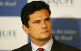 In the decision by the investigating judge, Sergio Moro, Rousseff has been given the choice of either testifying before a judge or responding to questions in writing. 