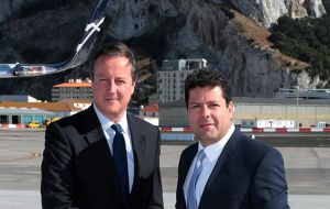 Chief Minister Picardo receives Prime Minister David Cameron in the tarmac of the airport 