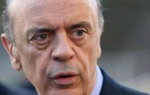Serra told Uruguay president Vázquez, “we're asking for more time. Let's wait 'til August, the Mercosur presidency must be the result of an unanimous decision” 